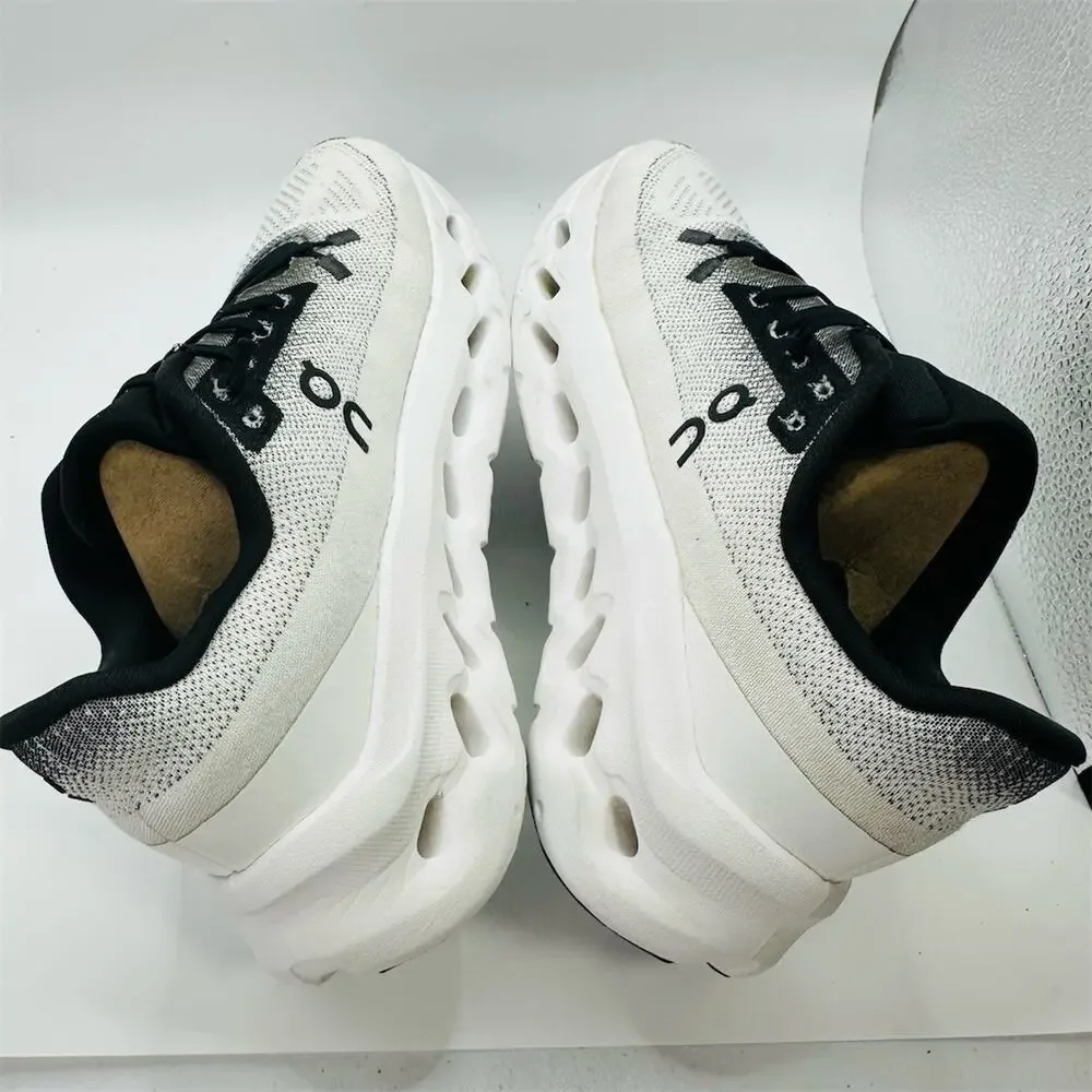 On Running Cloudtilt White/Black Sneakers | Women’s Size 6 US | EUC